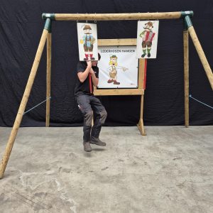 Lederhosen Hangen